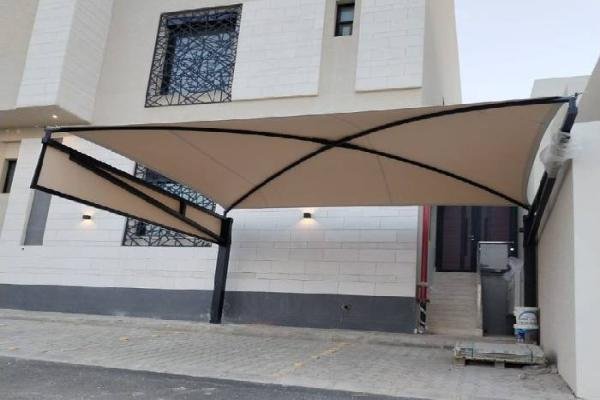 أنواع مظلات العليا وأفضل استخدام لكل نوع بالرياض