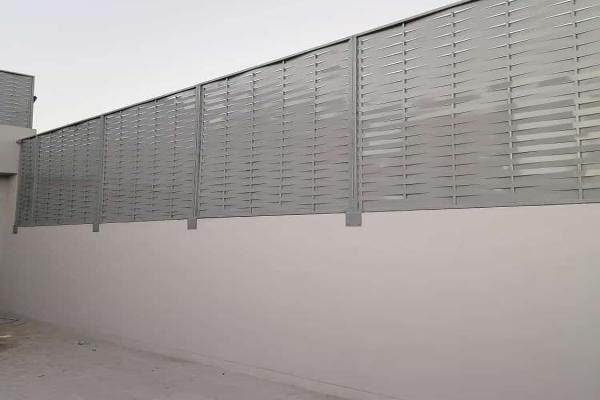 تركيب سواتر بلاستيك تركيب سواتر