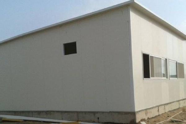 مستودعات سندويش بنل عالية التحمل للمشاريع التجارية والصناعية