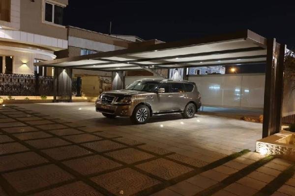 مظلات مواقف سيارات مزايا مظلات الرمال : لماذا تعد خيار مثالي في المناطق الحارة